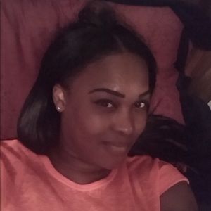 Meet your Posher, Lashuntaye